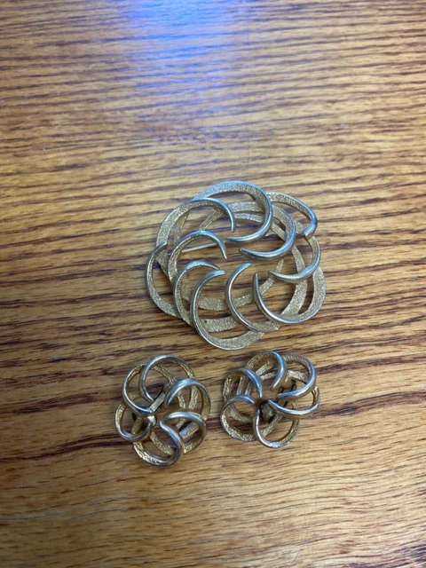 Vintage 3-Pc Sarah Coventry  Gold Tone Brooch And Earrings Set!