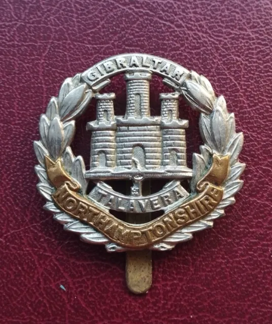 Northamptonshire Regiment Military Uniform Cap Badge Ref 379/W