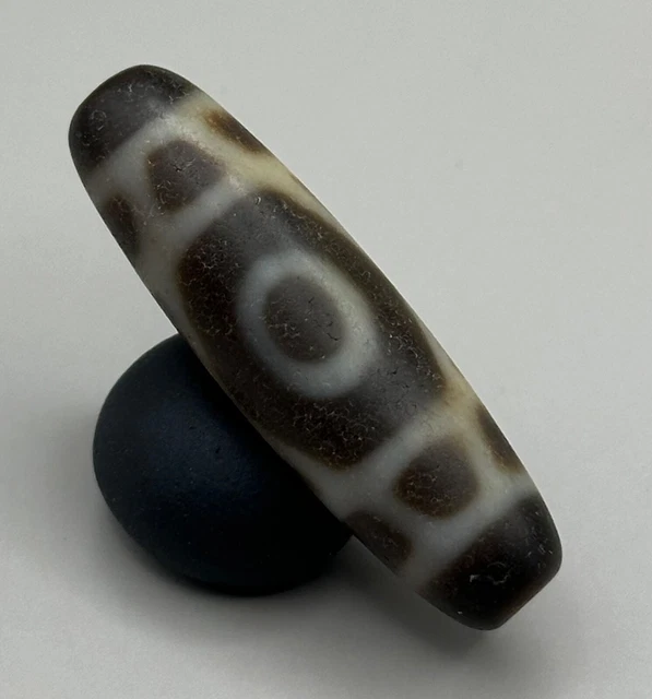 Very old indo Tibetan rare ancient pyu Himalayan agate bead 2