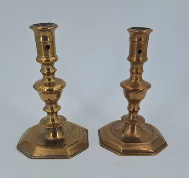 2 bougeoirs Hollandais en pendants Haute Epoque XVII° candlesticks collection