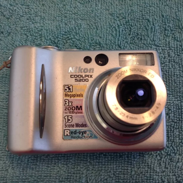 Nikon COOLPIX 5200 5.1MP Digital Camera + charger, battery, memory card