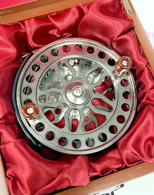 dunlop sport fishing reel Black Widow 16G Tennis String 200m  Spin & Control  Chris Sports The SPRO Vortex E is perfect fit for all freshwater and inshore fishing situations ICONIC PRO AF 18G BLACK