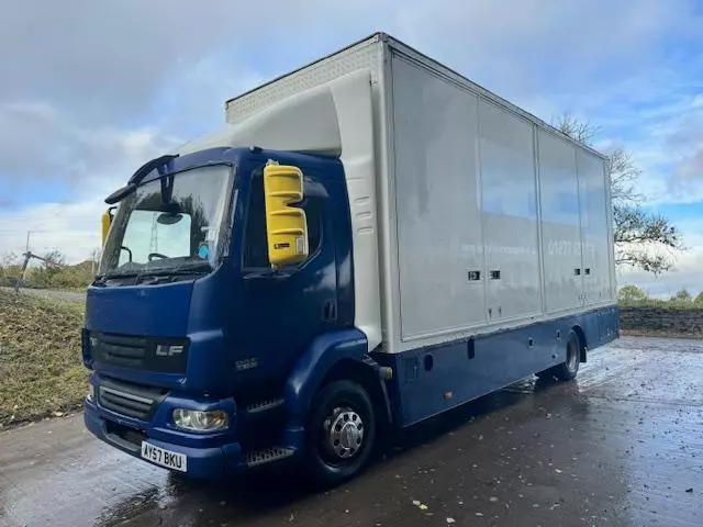 2007 57 DAF LF 55.180 13 ton 4 container door removal box