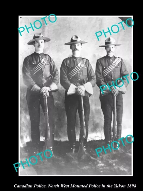 OLD POSTCARD SIZE PHOTO OF CANADIAN NORTH WEST MOUNTED POLICE IN THE YUKON c1898