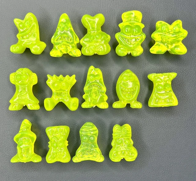 14 1998 CLASSIC Mutants Jelly Green  Gogos Crazy Bones 0965