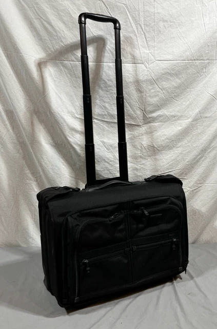 TUMI 22037DH Alpha G4 Rolling Bi-Fold Garment Bag Black 9x16x22" EXCELLENT