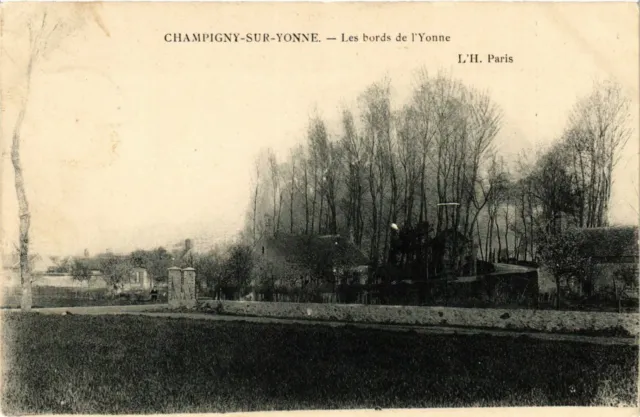 CPA Champigny-sur-Yonne - Les Bords de l'Yonne FRANCE (960661)