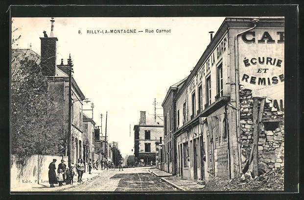 CPA Rilly-la-Montagne, Rue Carnot, vue de la rue