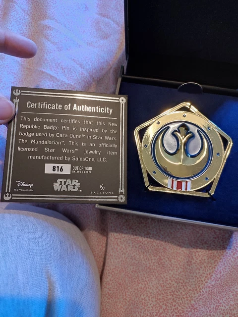 The Mandalorian Medaglia della Nuova Repubblica Replica Ufficiale Star Wars