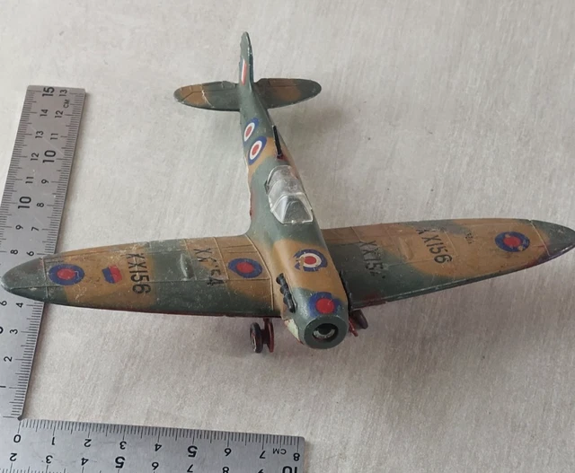 DINKY TOYS AVION 1/200 - Lockheed Super G Constellation 60C Qantas EUR