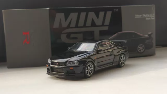 1/64 Mini GT Nissan Skyline GTR R34 Black JDM (Hot Wheels Scale)