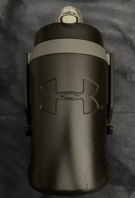 https://www.picclickimg.com/SIUAAOSwYiRlIqAx/Under-Armour-Thermos-64-oz-Water-Bottle-Jug.webp