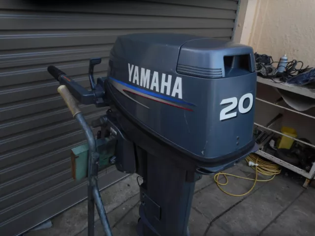 Yamaha Outboard T/C 20 Hp  2 Stroke ,Long Shaft   Wrecking All Parts 2