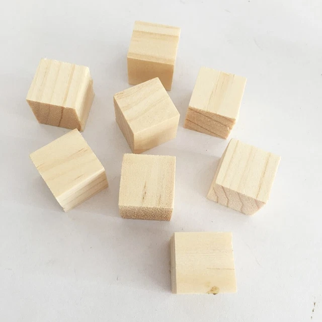 Cubes en bois vierges de 1 pouce carrés en bois massif de pin naturel pour les p