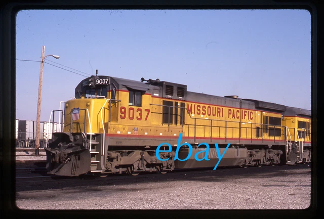 Orig Slide Missouri Pacific MoPac MP #9037 C36-7 1987 Union Pacific yellow