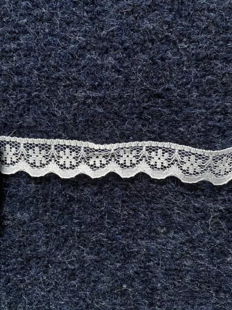 1 cm width Beautiful Vintage White Lace Trim X 1 Meter