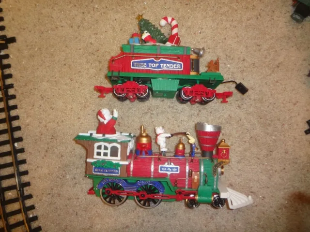 New Bright Holiday Express Dillards BEARS EXPRESS LOCOMOTIVE & TENDER Candy Cane