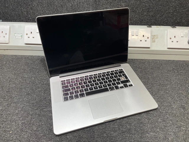 Apple MacBook Pro 15", Intel Core i7 2,2 GHz, 2015, 256 GB SSD, 16 GB RAM, A1398