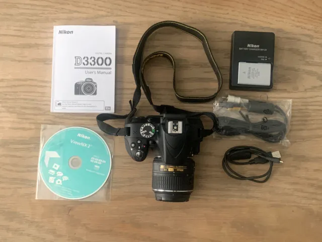 Nikon D3300 18-55 VR II Kit AF-S DX Nikkor Camera & Carry Case w/ Accessories