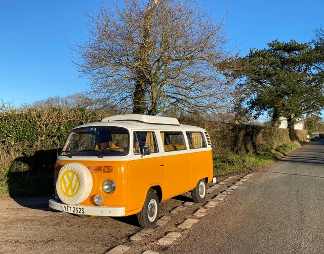 TOTALLY ORIGINAL VOLKSWAGEN VW T2 Bay Window Camper Van LHD 1975 £ ...