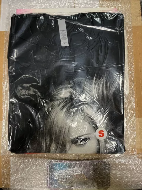 Madonna MDNA 2012 Official VIP Tour Souvenir kit, Program, key ring small tshirt 3