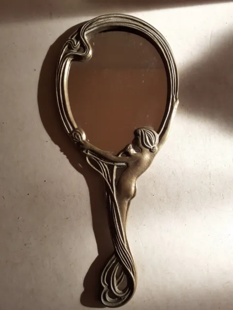 Ancien Miroir Face À Main Art Nouveau Érotique En Bronze ? Où Laiton ?