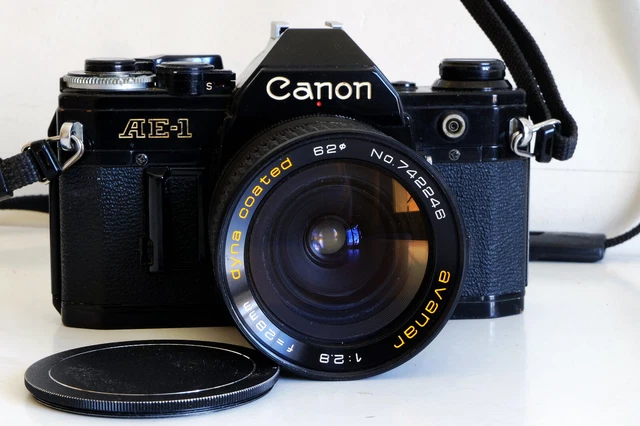 Canon AE1 black + AVANAR dyna coated 28mm f2,8