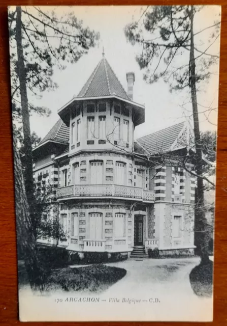 Arcachon - Villa Belgique devenue Ajoupa en 1930 angle allées Sarraméa et Lakmé