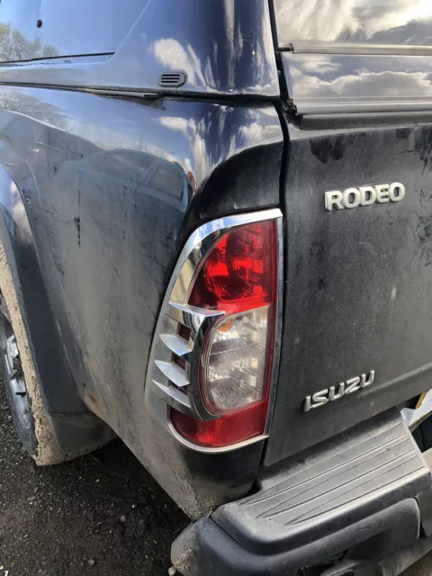 2009 Isuzu Tf Rodeo Denver Max D/C A - Breaking - P/S Rear Light