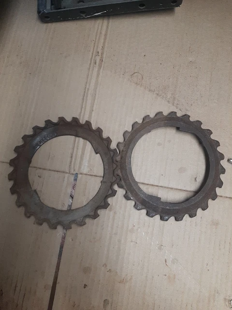 John Deere Cast Planter Plates B10853B