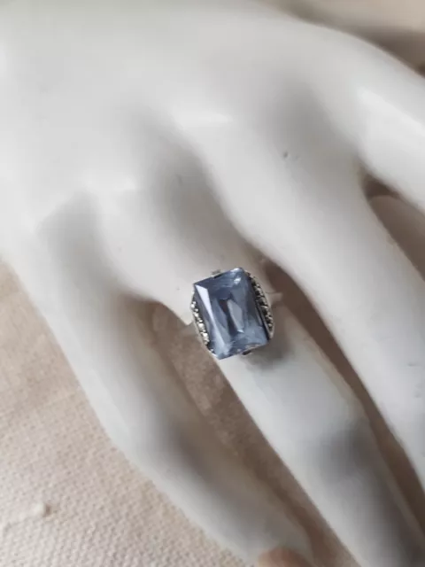 zierlicher schöner Art Deco Ring 830 Silber hellblauer Stein Markasite