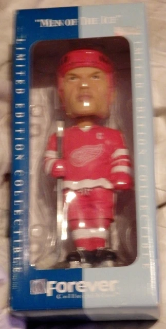 Forever Collectibles "Men of the Ice" Bobble Head Detroit Redwings Steve Yzerman Forever Collectibles "Men of the Ice" Bobble Head Detroit Redwings Steve Yzerman