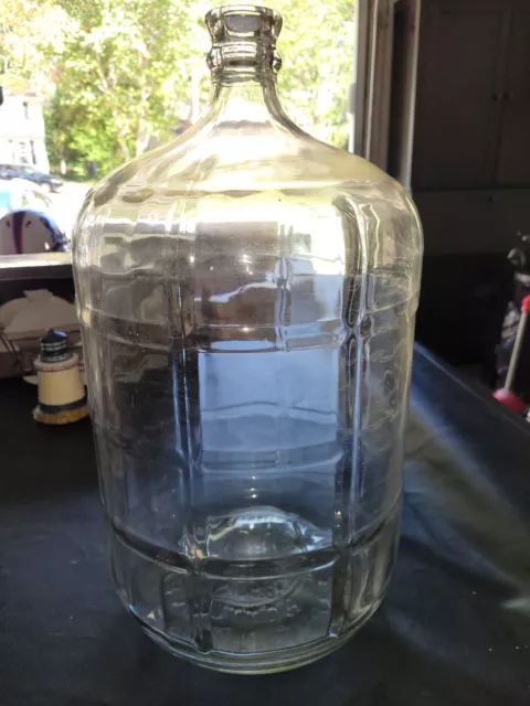 https://www.picclickimg.com/SJwAAOSwxM5lJDhs/Vintage-CRISA-5-Gallon-189-Liters-Clear-Glass.webp