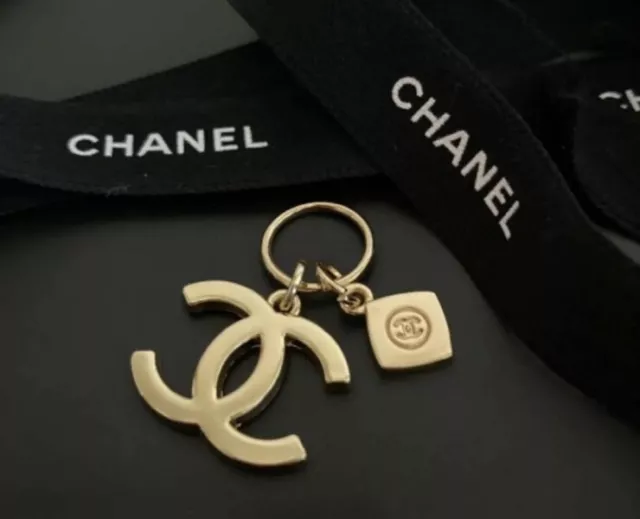 CHANEL Charm 2023 Holiday Christmas Limited Edition Novelty CC Logo Gold Charm