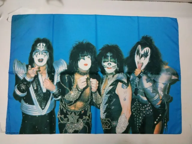 Vintage   KISS     Unused TEXTILE POSTER FLAG   heavy metal band