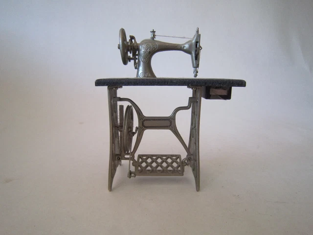 Odoria Miniature 1/12 Machine à Coudre Accessoire Maison de Poupée, B Odoria Miniature 1/12 Machine à Coudre Accessoire Maison de Poupée, B
