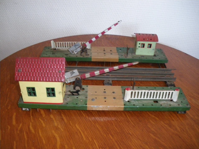 Ancien superbe passage à niveau électrique JEP pour train échelle O