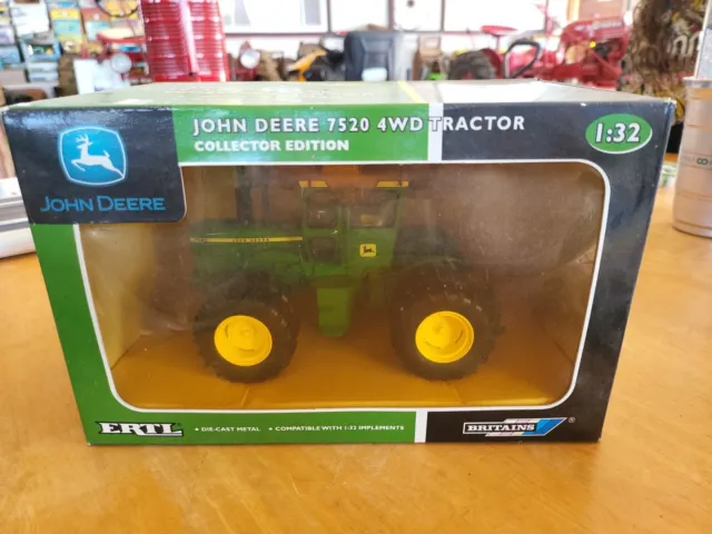 John Deere 7520 4WD Tractor 1/32 Ertl Farm Toy