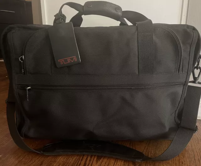 TUMI Alpha 22" x 13"x9 black Expandable soft shoulder carry on Bag Suitcase