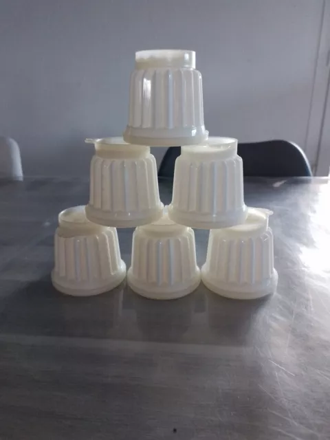 Lot de 6 TUPPERWARE petits MOULES à FLAN - ENTREMETS - Blanc - Vintage