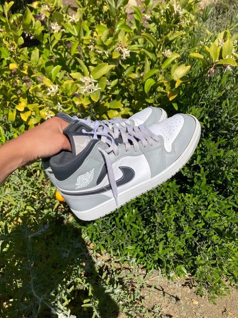 Jordan 1 Mid Light Smoke Grey💨 - Used - Size US 8.5M - Box Included Jordan 1 Mid Light Smoke Grey💨 - Used - Size US 8.5M - Box Included