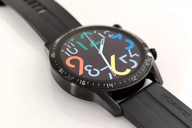 Huawei Watch GT 2 46 mm schwarz am Silikonarmband schwarz