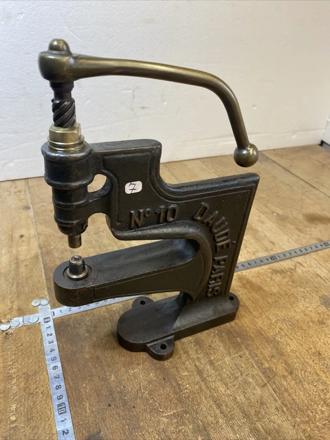 Ancienne Presse à œillets Daudé Paris - Outil De Cordonnier Vintage, En Métal