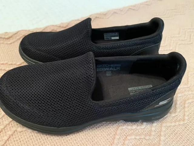 Skechers Go Walk 5 Walking Shoes Womens Size 7 Black Mesh Slip On Sneakers