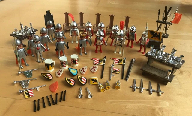 Playmobil  - großes Ritterset mit 16 Figuren, vielen Waffen, Tischen, Geschirr