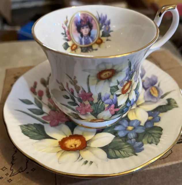 Avon Honor Society 1996 Mrs. P.F.E. Albee Commemorative Teacup & Saucer Set Exc!