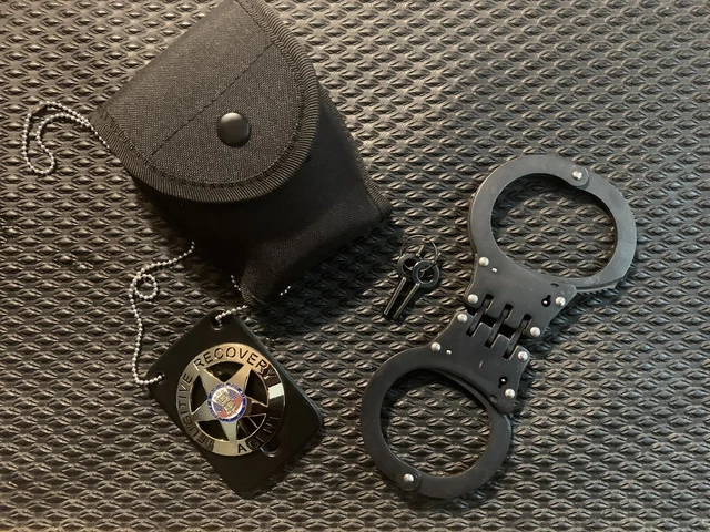 Fugitive Recovery  Agent Badge W/Holder,Black Hinged Handcuffs & Case 2keys Dog