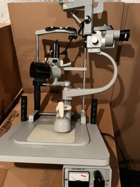 Pre- Owned Carl Zeiss Slit Lamp with Haag Streit 870 Tonometer 3