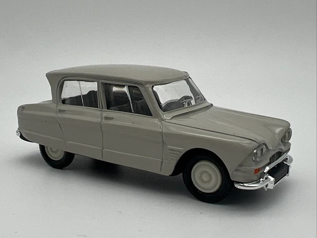 Miniature MINIALUXE Citroën AMI 6 – 1/43 – Plastique – Rouge Et Blanc – France
