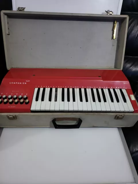 MAJOR COMPANION vintage electric chord organ